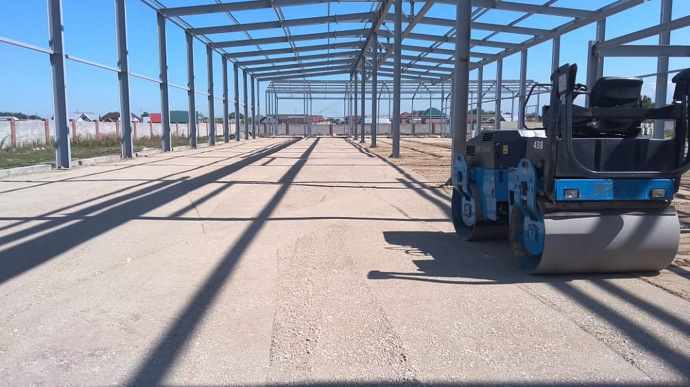 Цех производственного назначения со встроенными помещениями и подвесным краном грузоподъемностью 5 т